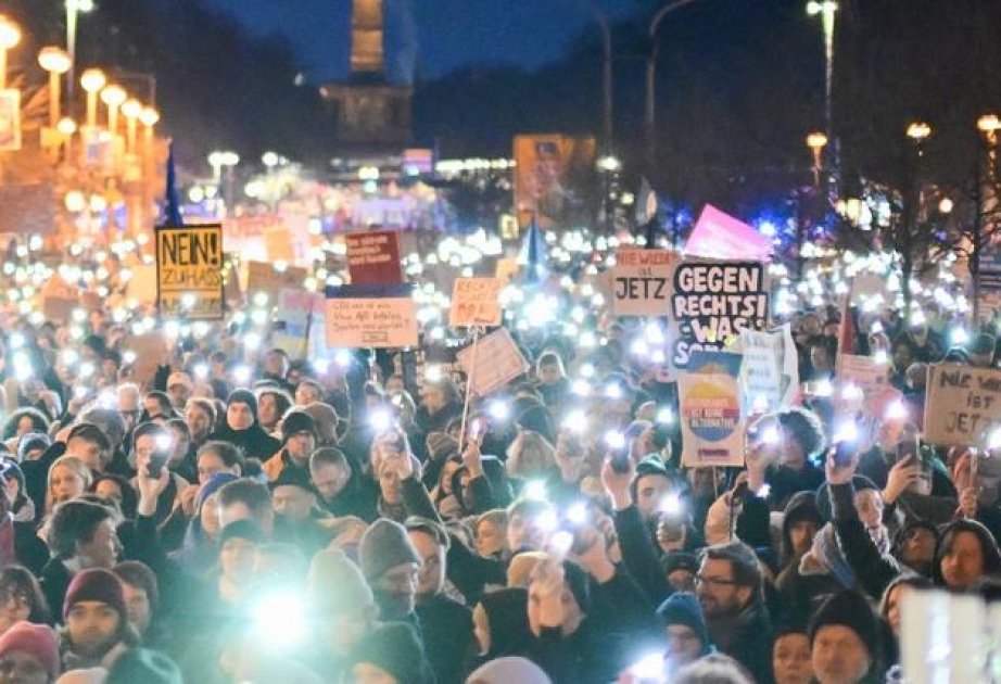 Berlində radikal sağa qarşı mitinqdə 160 min nəfər iştirak edib