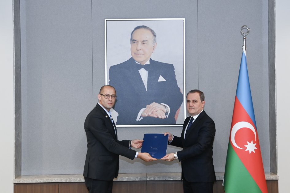 Ceyhun Bayramov İsrailin yeni səfiri ilə görüşüb