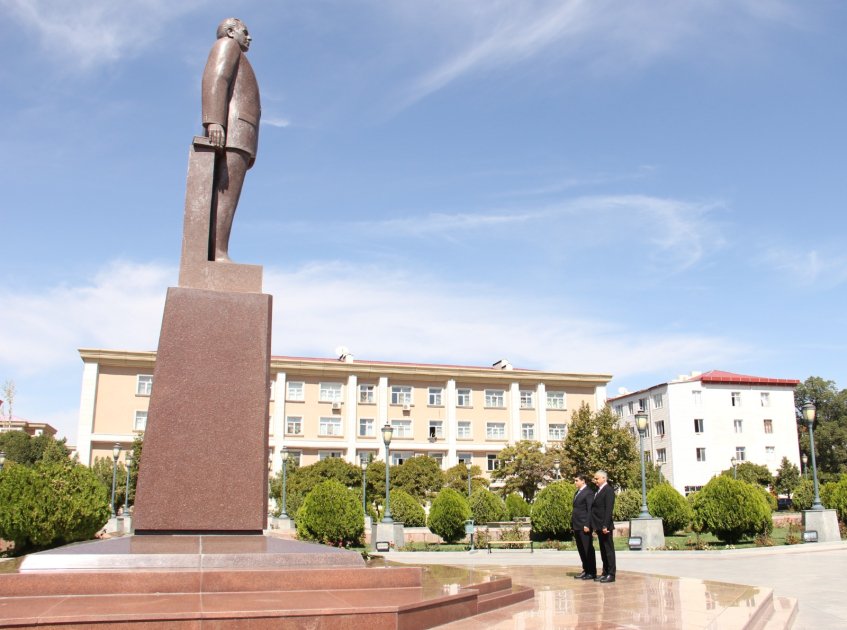 Ədliyyə naziri Naxçıvanda vətəndaşların müraciətlərini dinləyib