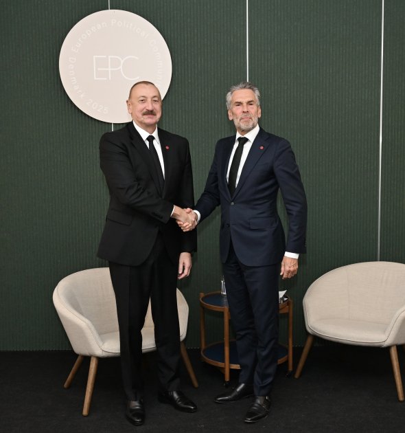 Azərbaycan Prezidenti İlham Əliyev Kopenhagendə Niderlandın Baş naziri ilə görüşüb 