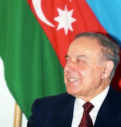 3 Oktyabr 1993: Heydər Əliyevin Hakimiyyətə Qayıdışı və Azərbaycan Dövlətçiliyinin Yeni Mərhələsi 