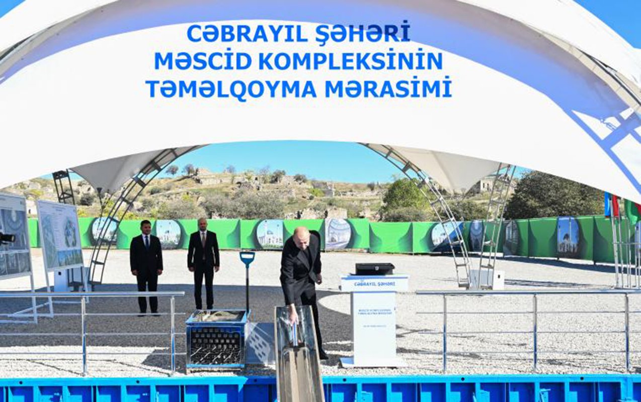 Eyni vaxtda 615 nəfər ibadət edəcək… - Video