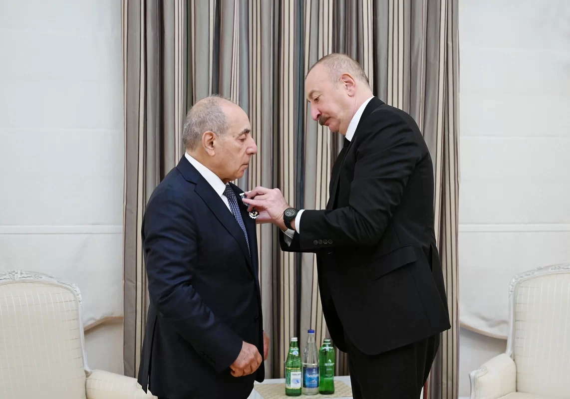 Prezident İlham Əliyev Yaqub Eyyubova "İstiqlal" ordenini təqdim edib