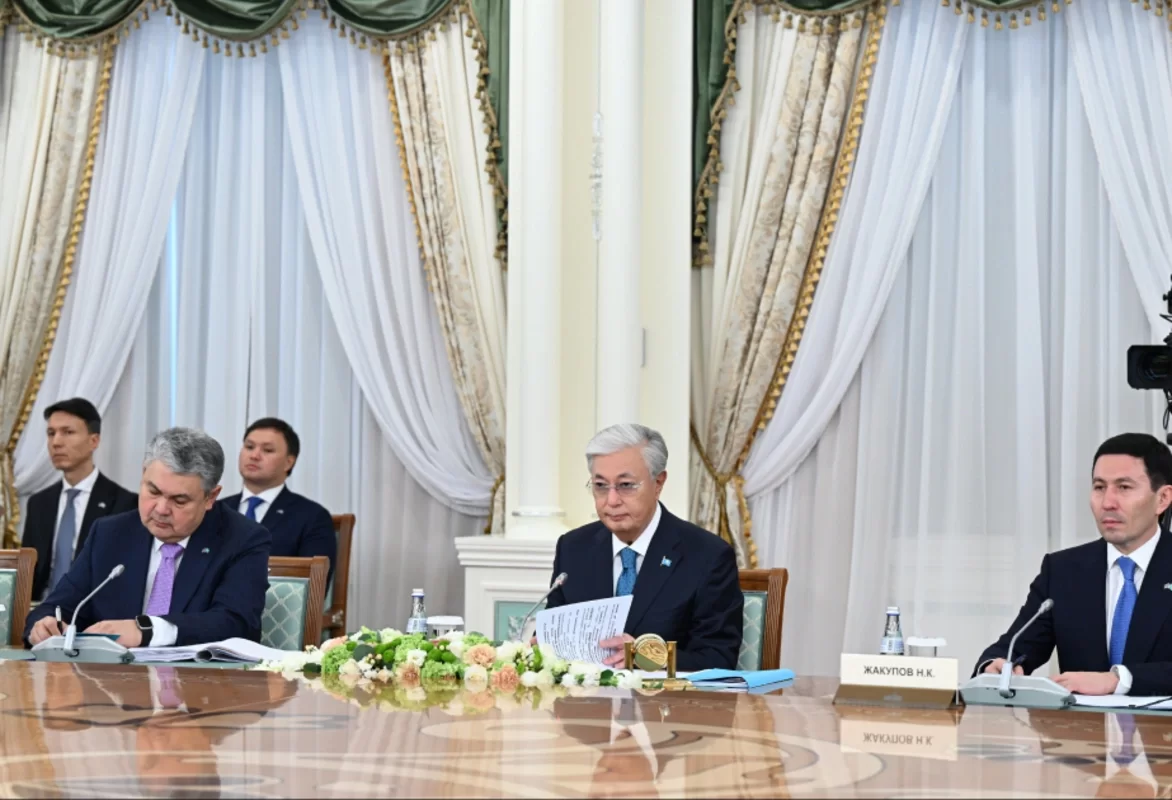 Qazaxıstan prezidenti Azərbaycan ilə Ermənistan arasında Vaşinqton sazişlərinin tarixi əhəmiyyətini vurğulayıb