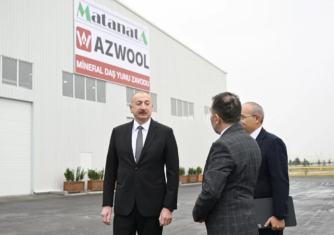 İlham Əliyev AZWOOL mineral daş yunu zavodunun açılışında iştirak edib