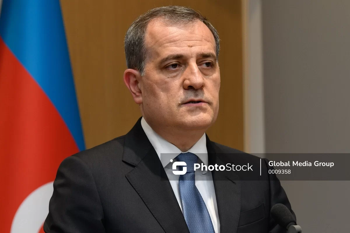 Azərbaycan və Pakistan XİN rəhbərləri regional məsələləri müzakirə ediblər