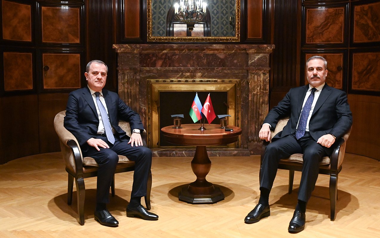 Vyanada görüşdülər - Foto - Yenilənib