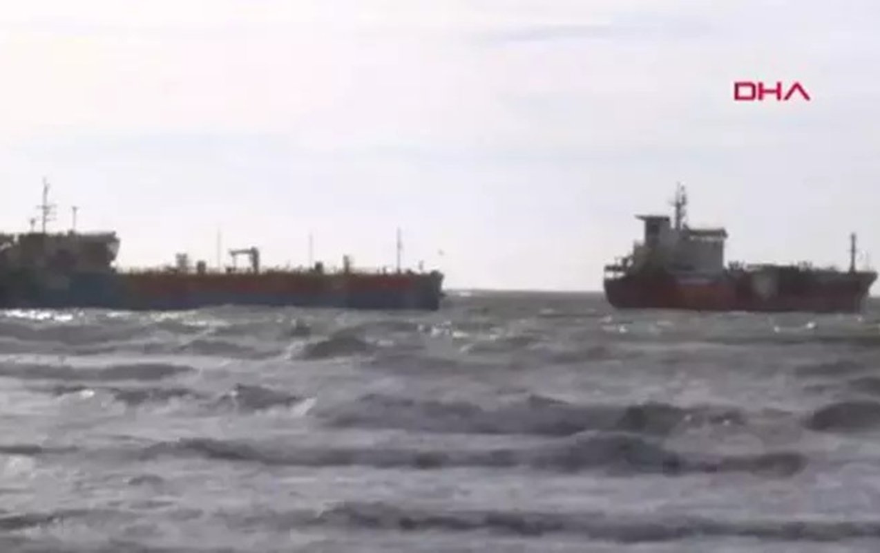 Azərbaycan və Türkiyə gəmiləri toqquşdu - Foto