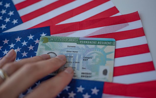 ABŞ-yə “Green Card”la giriş dayandırılır