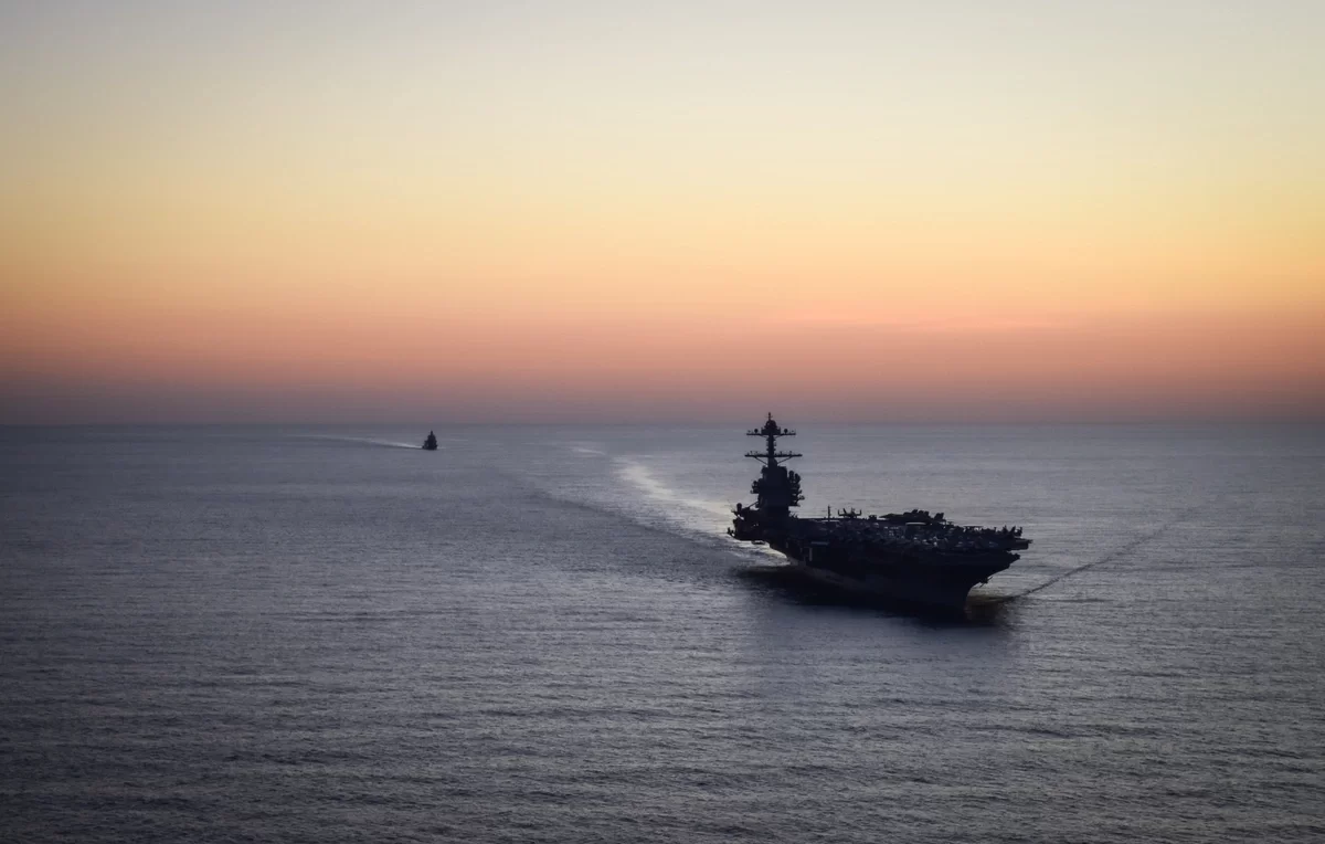 ABŞ ordusu Sakit okeanda iki gəmiyə zərbələr endirdi: Beş nəfər öldürüldü