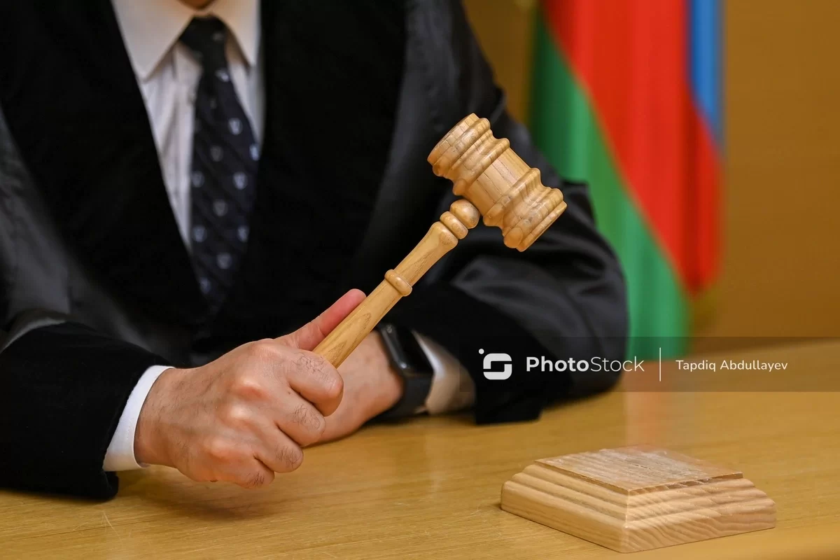 Terrorçuluğu maliyyələşdirmə və cinayətkar birlikdə iştirakda təqsirləndirilən şəxsə hökm oxundu