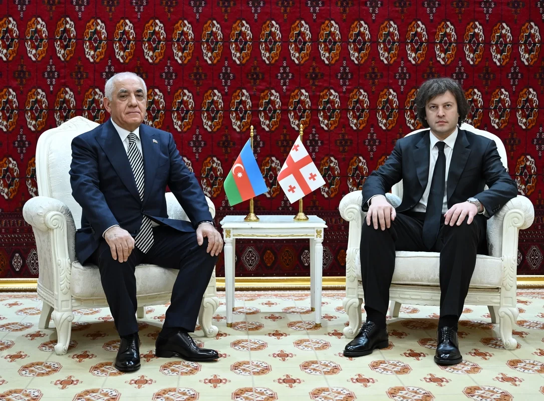 Əli Əsədov Aşqabadda Gürcüstanın Baş naziri İrakli Kobaxidze ilə görüşüb