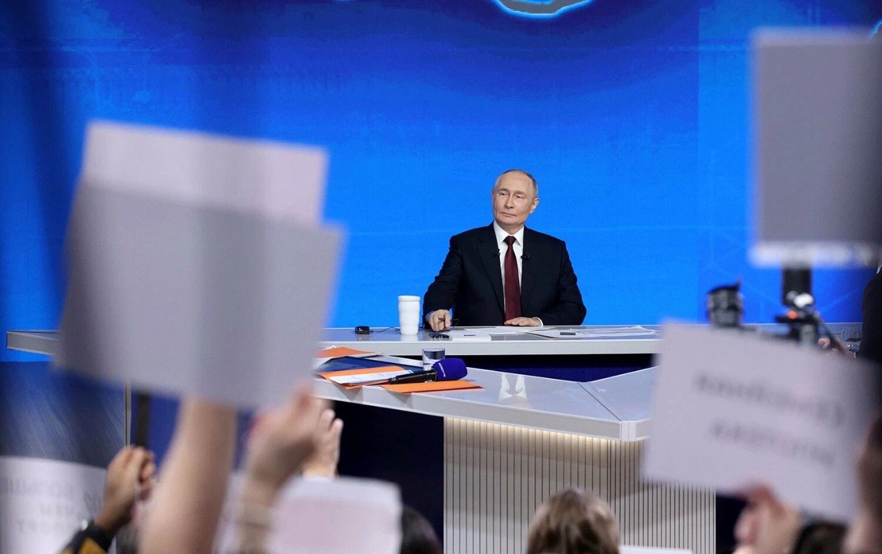 4 saat yarıma 70-dən çox sualı cavabladı - Fotolar