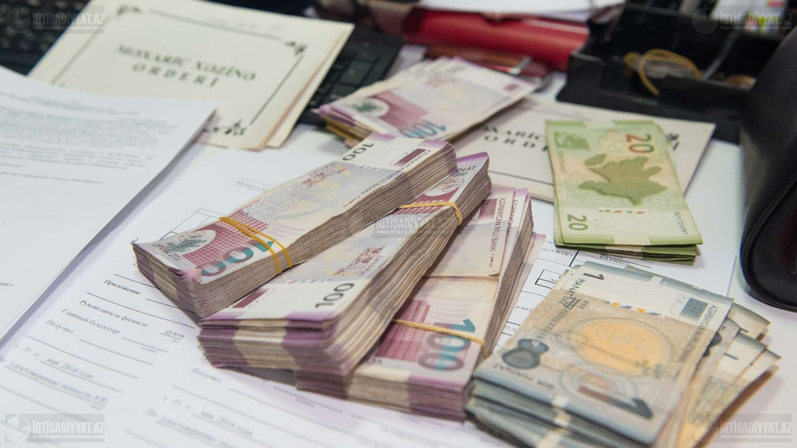 Bakıda işləyənlərin orta aylıq maaşı bu qədər olub