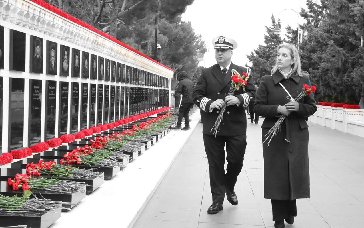 ABŞ səfirliyi 20 Yanvar faciəsi ilə bağlı başsağlığı verdi - Foto