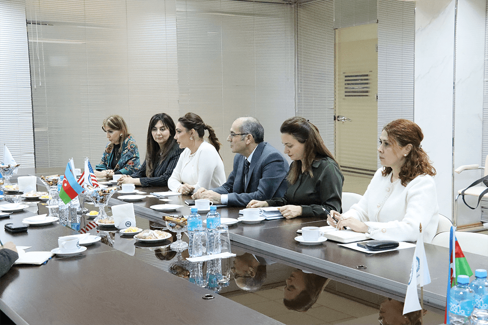 Azərbaycan Universitetində ABŞ Səfirliyinin nümayəndələri ilə görüş - Fotolar