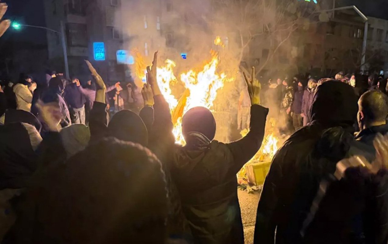 İrandakı etirazlarda ölənlər və saxlanılanların sayı bilindi - Fotolar