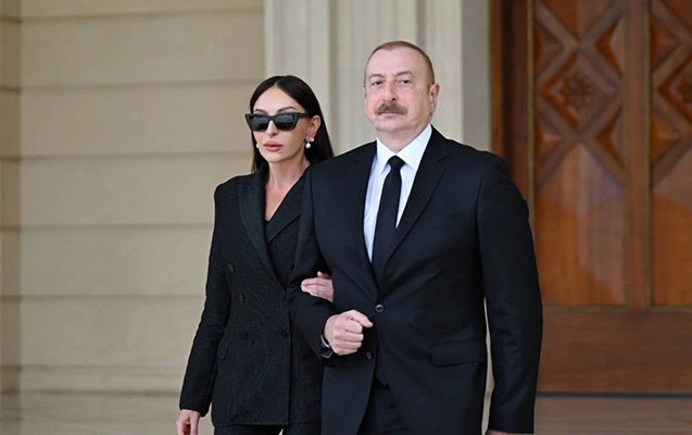 İlham Əliyev və xanımından keçmiş prezidentə başsağlığı