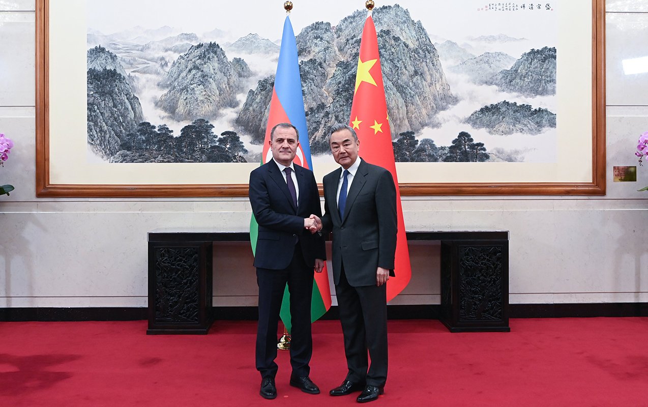 Bayramov çinli həmkarı ilə görüşdü - Foto