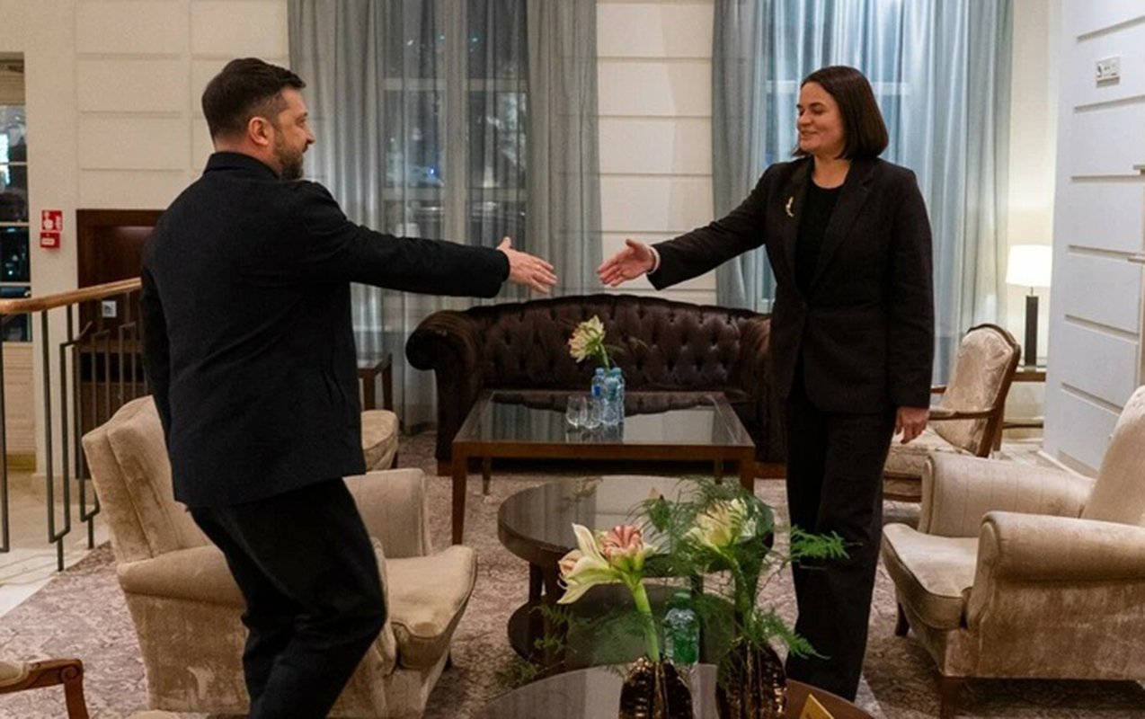 Zelenski Tixanovskaya ilə görüşdü - Foto