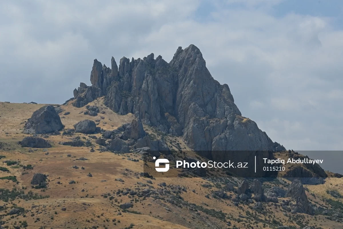 Beşbarmaqda qədim karvansara aşkarlanıb