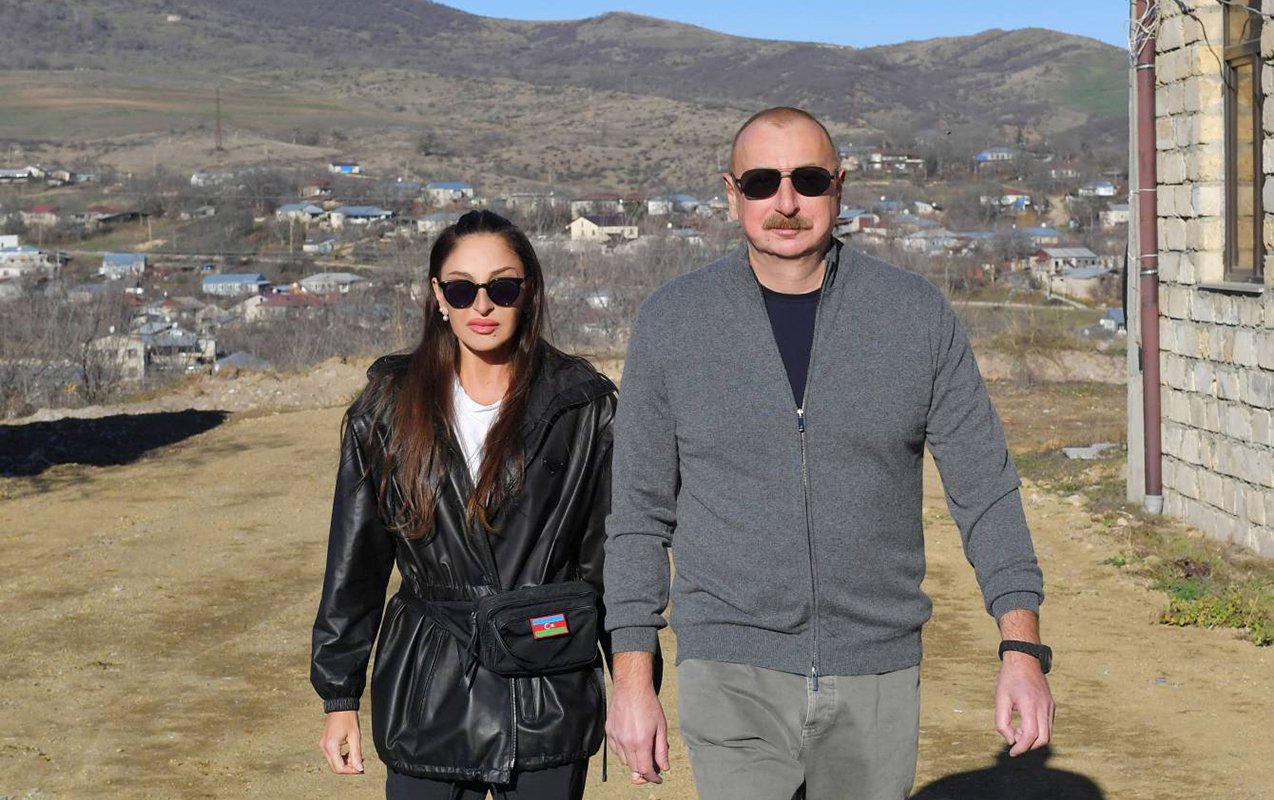 Prezident xanımı və qızı ilə Xocavənddə olub - Yenilənib