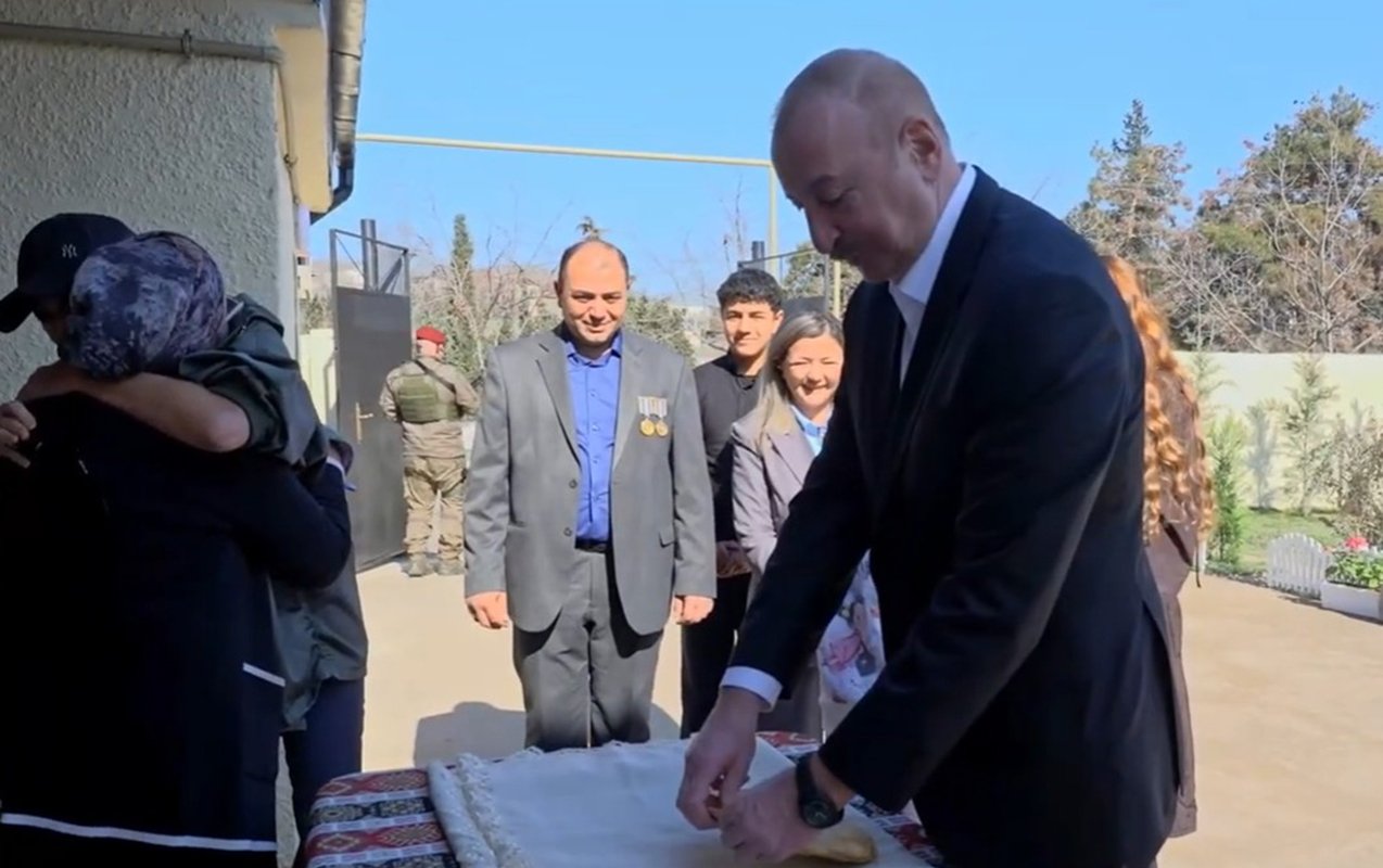 “Dadına baxın, təndir çörəyidir” - İlham Əliyev