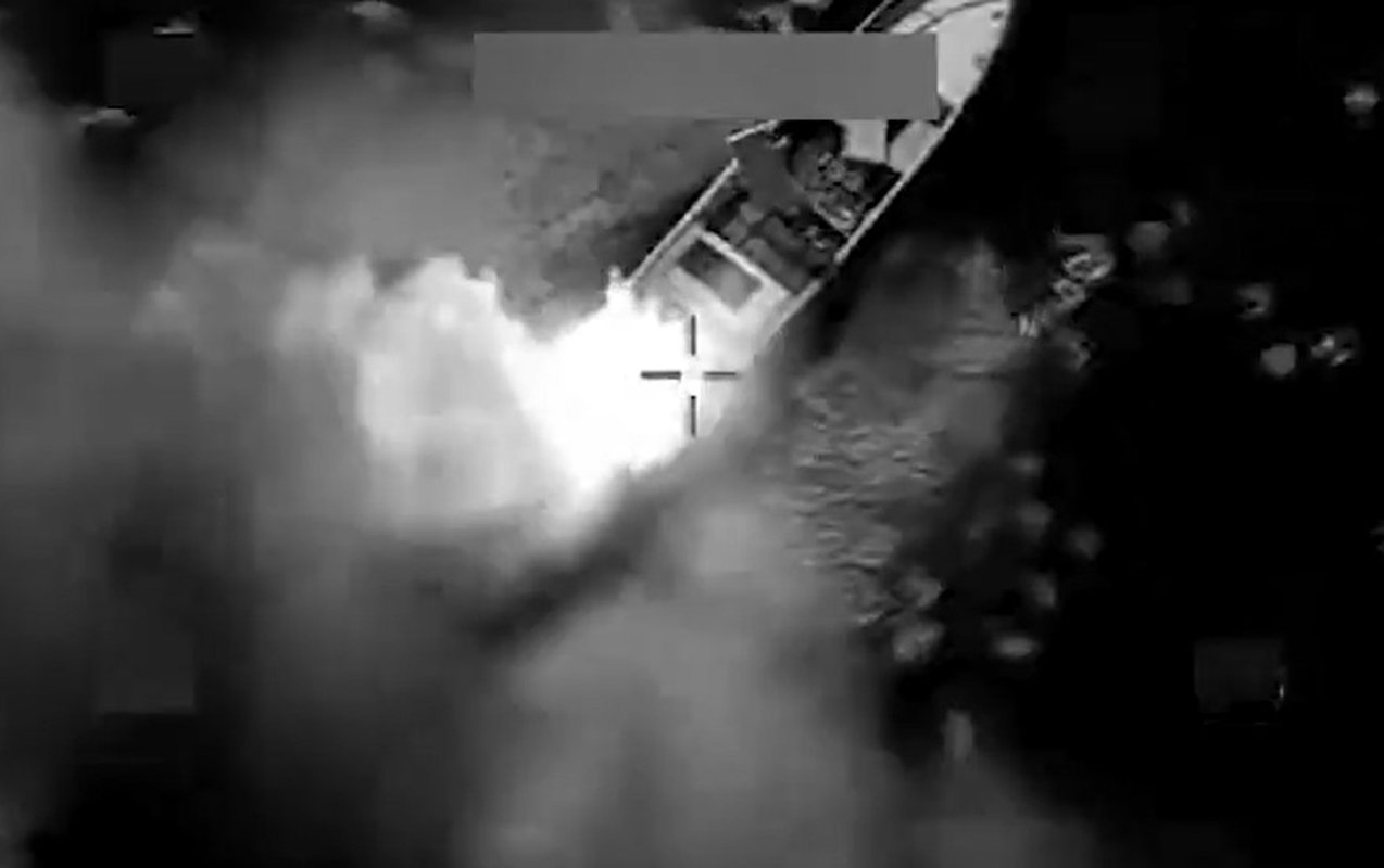 ABŞ daha bir gəmini vurdu - Ölənlər var - Video