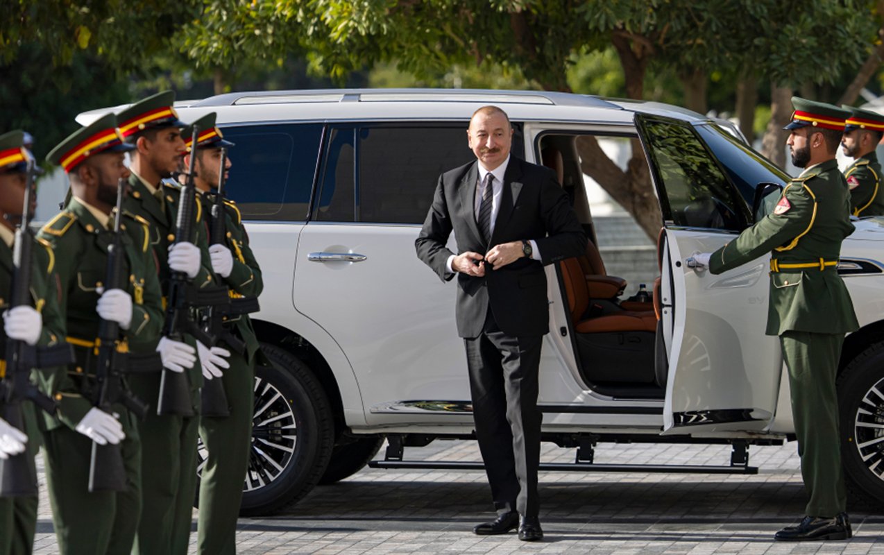 İlham Əliyev Əbu-Dabidə həmkarı ilə görüşdü - Fotolar