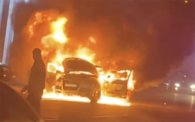 Yanan maşını söndürən FHN əməkdaşlarını maşın vurdu - Biri öldü