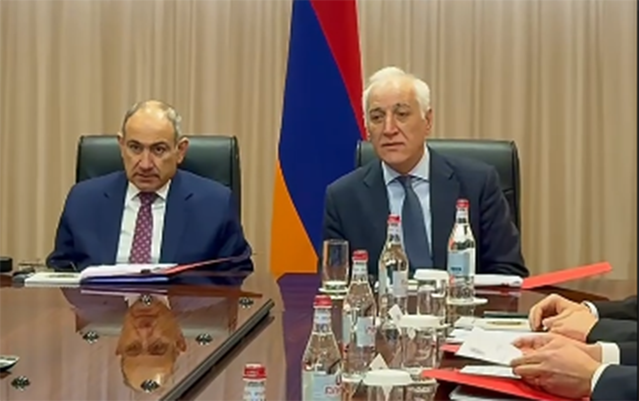 Paşinyan Təhlükəsizlik Şurasının iclasını keçirdi - Video