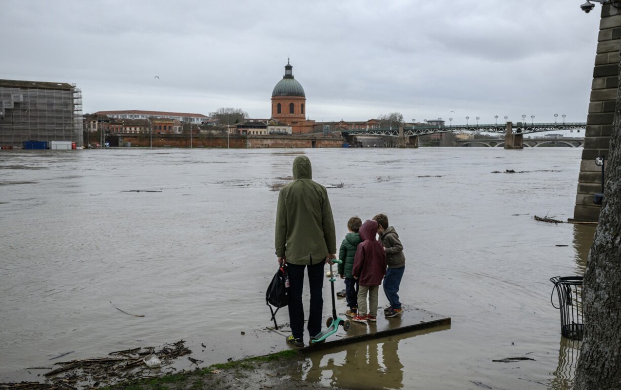 Fransada güclü qasırğa - Ölən var