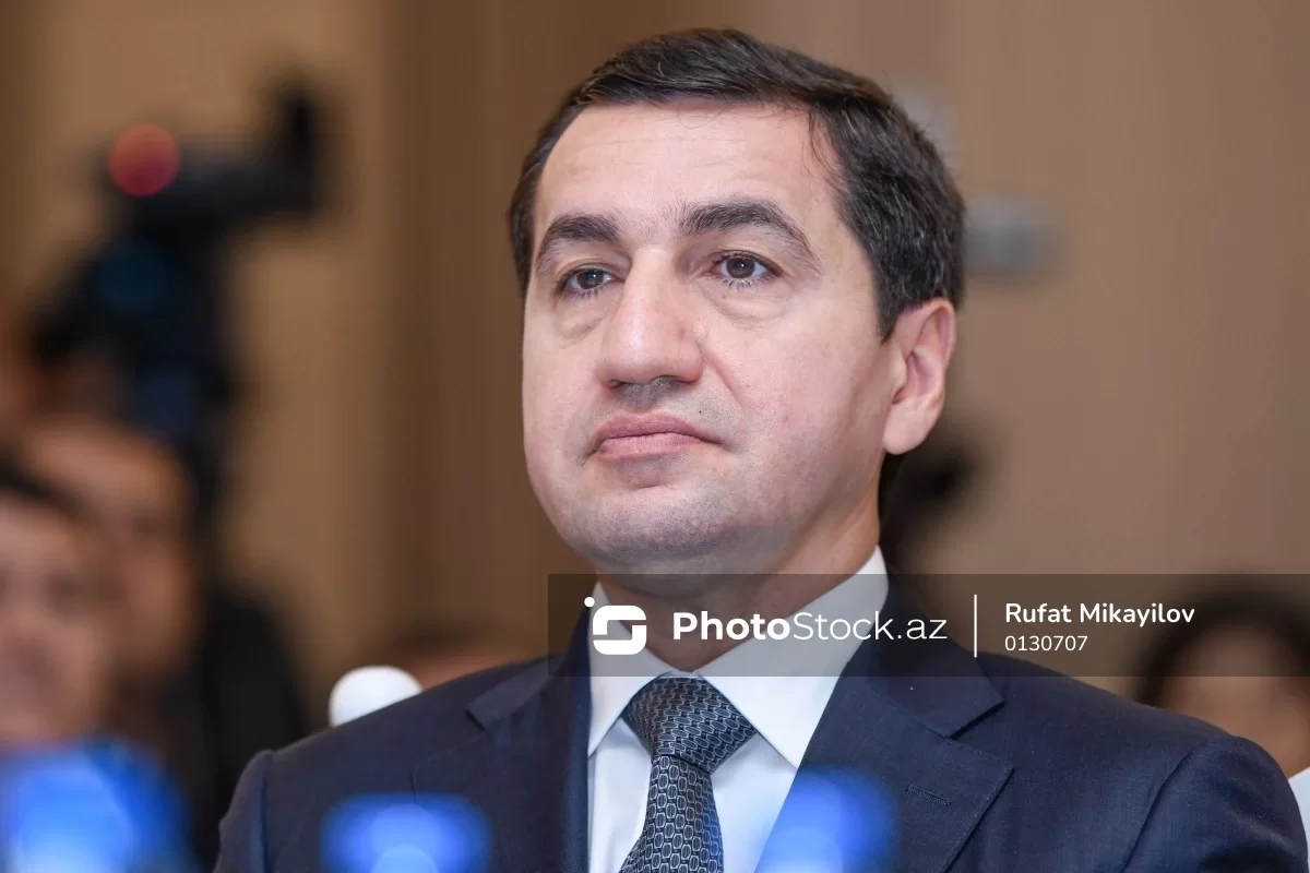 Hikmət Hacıyev Əbu-Dabidən paylaşım etdi: "Azərbaycan və Ermənistan arasında tarix yazılır"