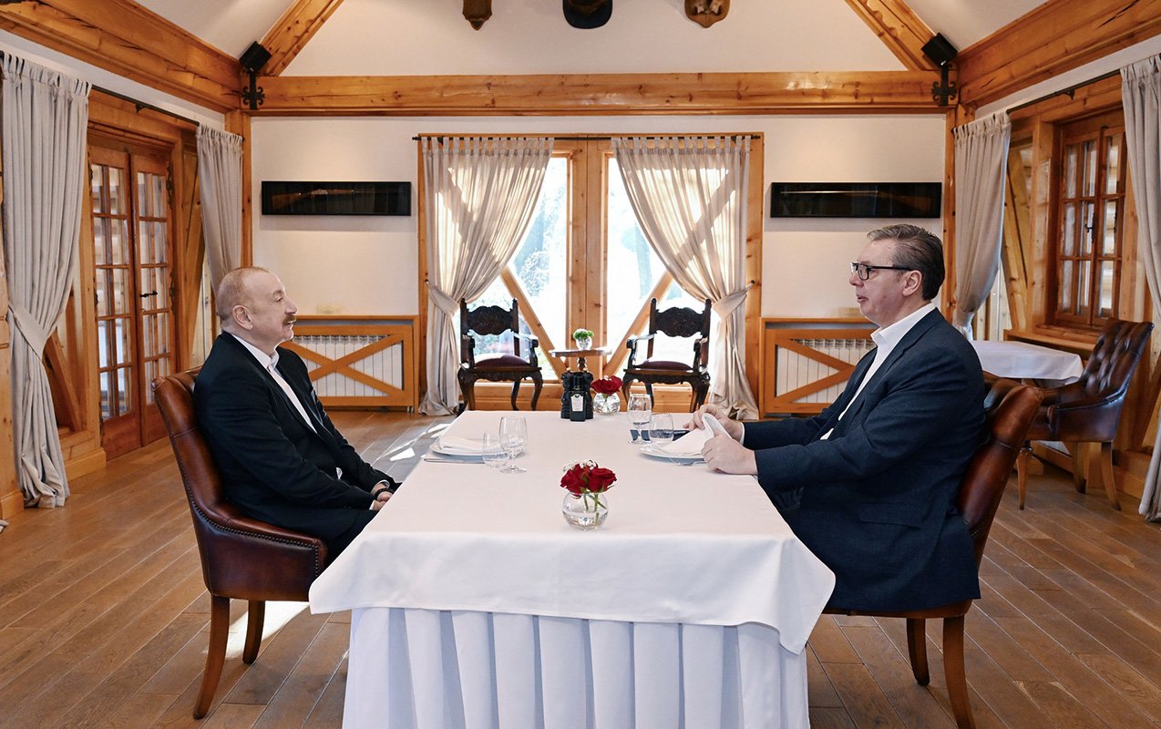 Prezidentlər qeyri-rəsmi səhər yeməyində - Fotolar