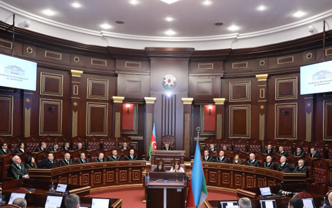 Yeni təyin edilən hakimlər and içdi - Fotolar