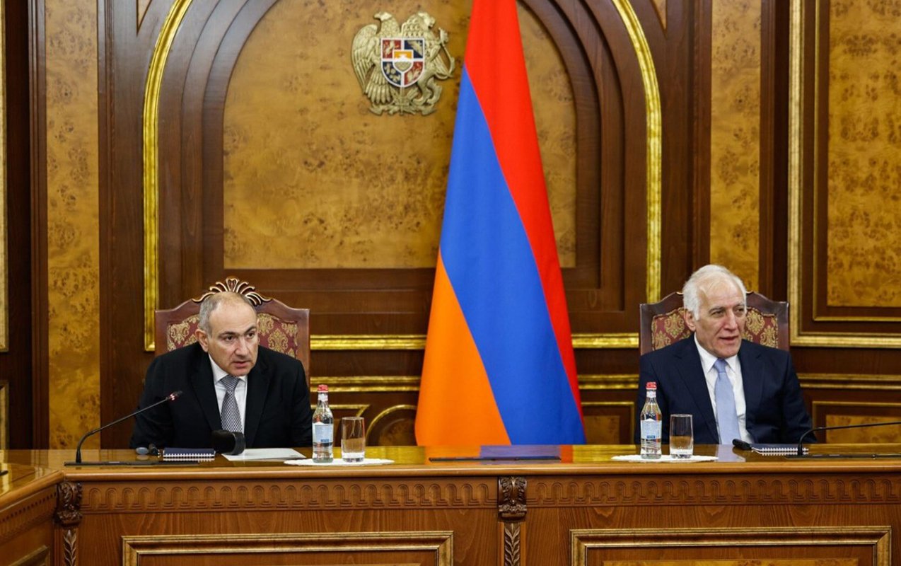 Paşinyan TŞ-nin iclasını keçirdi