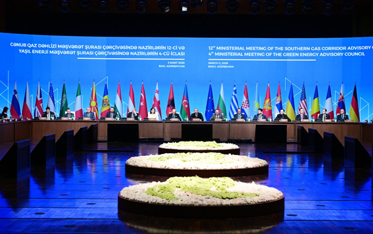 Prezident Bakı Konqres Mərkəzində iclasda iştirak edir - Video - Foto